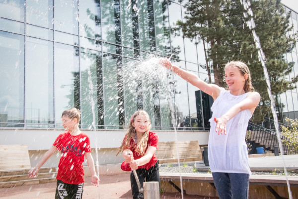 ...osvěžíte se při různém pumpování vody...